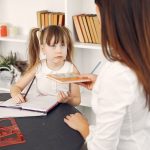 «Домашка»: чем помочь детям и что нельзя делать родителям расскажет психолог на семинаре